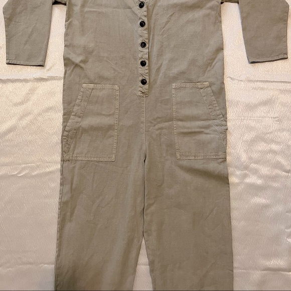 Sage green jumpsuit - Picture 2 of 6